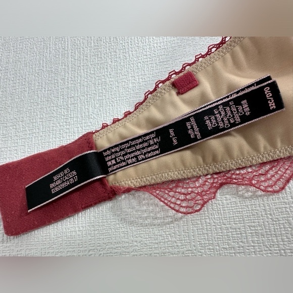 Victoria’s Secret very sexy multi-way strapless bra size 32C - Picture 6 of 7